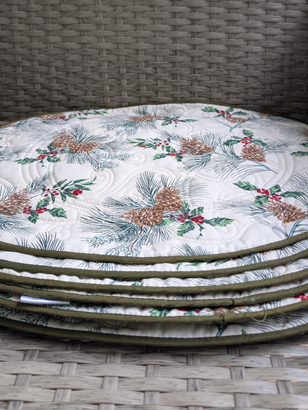 Vtg Trim A Home Quilted Christmas Pinecone Placemats Set of 5 Reversible Kmart